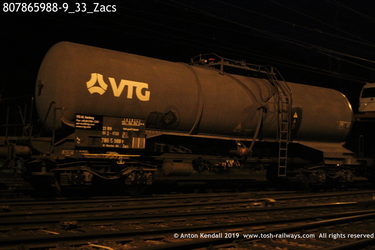 807865988-9_33_Zacs.JPG